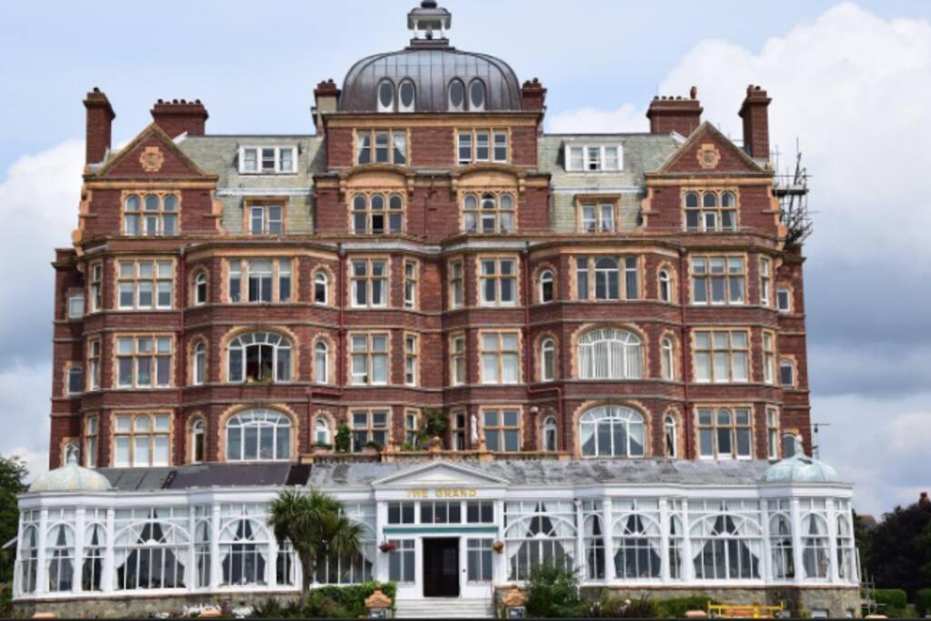 Beautifully Appointed, Period Seaside Apartment Folkestone Luaran gambar