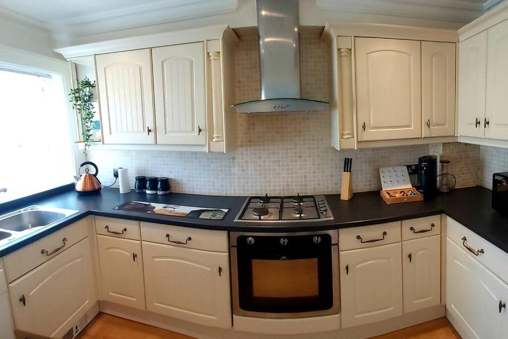Beautifully Appointed, Period Seaside Apartment Folkestone Luaran gambar