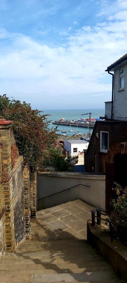 Beautifully Appointed, Period Seaside Apartment Folkestone Luaran gambar